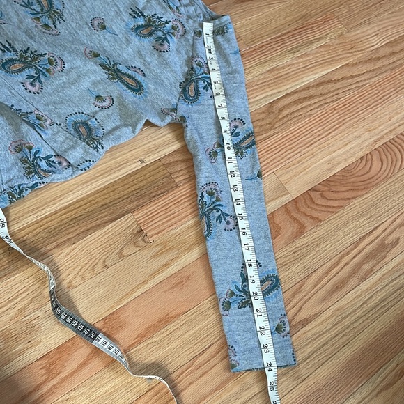 Loft Sweatshirt Womens Medium Gray Paisley Print Crewneck Cotton Boho Western - Picture 4 of 10